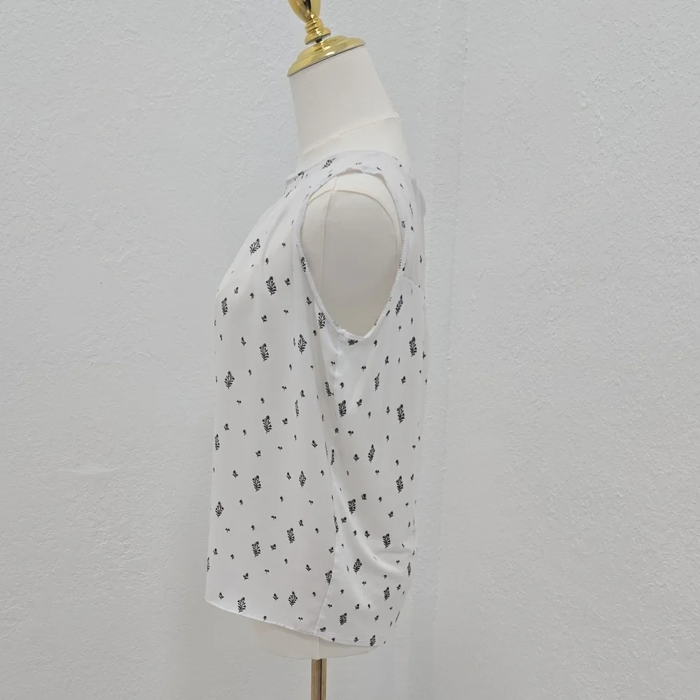 ❤️❤️❤️LOFT White Sleeveless Gathered-Neck Printed Camisole - Picture 3 of 7